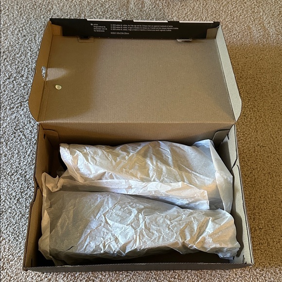 Adidas - Picture 8 of 8